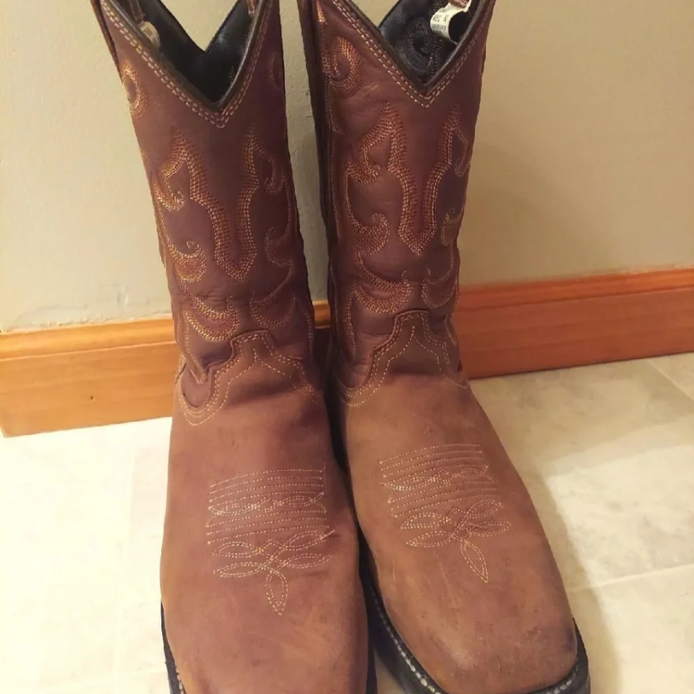 Mens 9D Boots - Picture 4 of 5
